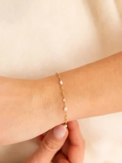 Delicate Pearl Armband