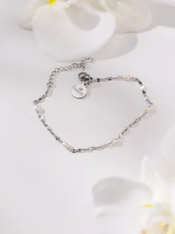 Delicate Pearl Armband