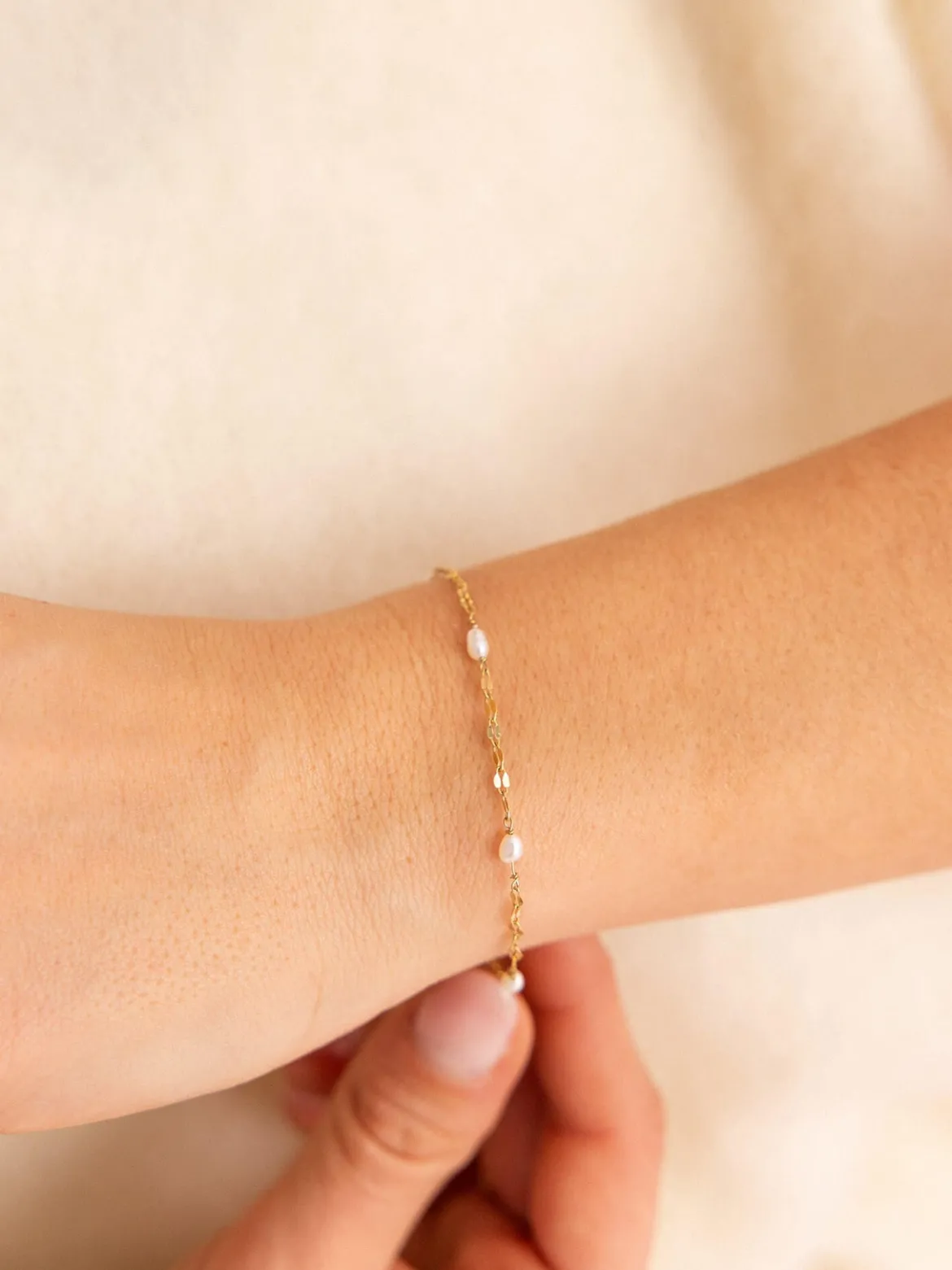 Delicate Pearl Armband