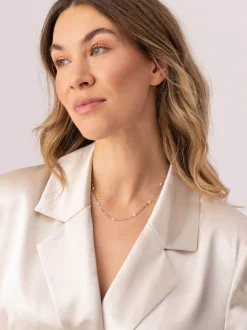 Delicate Pearl Kette