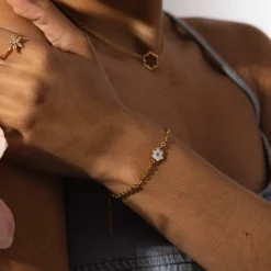 Flourish Armband