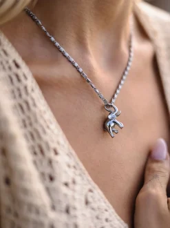 Flowing Strength Elefant Charm
