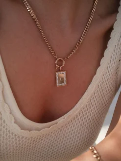 Glimmer Charm