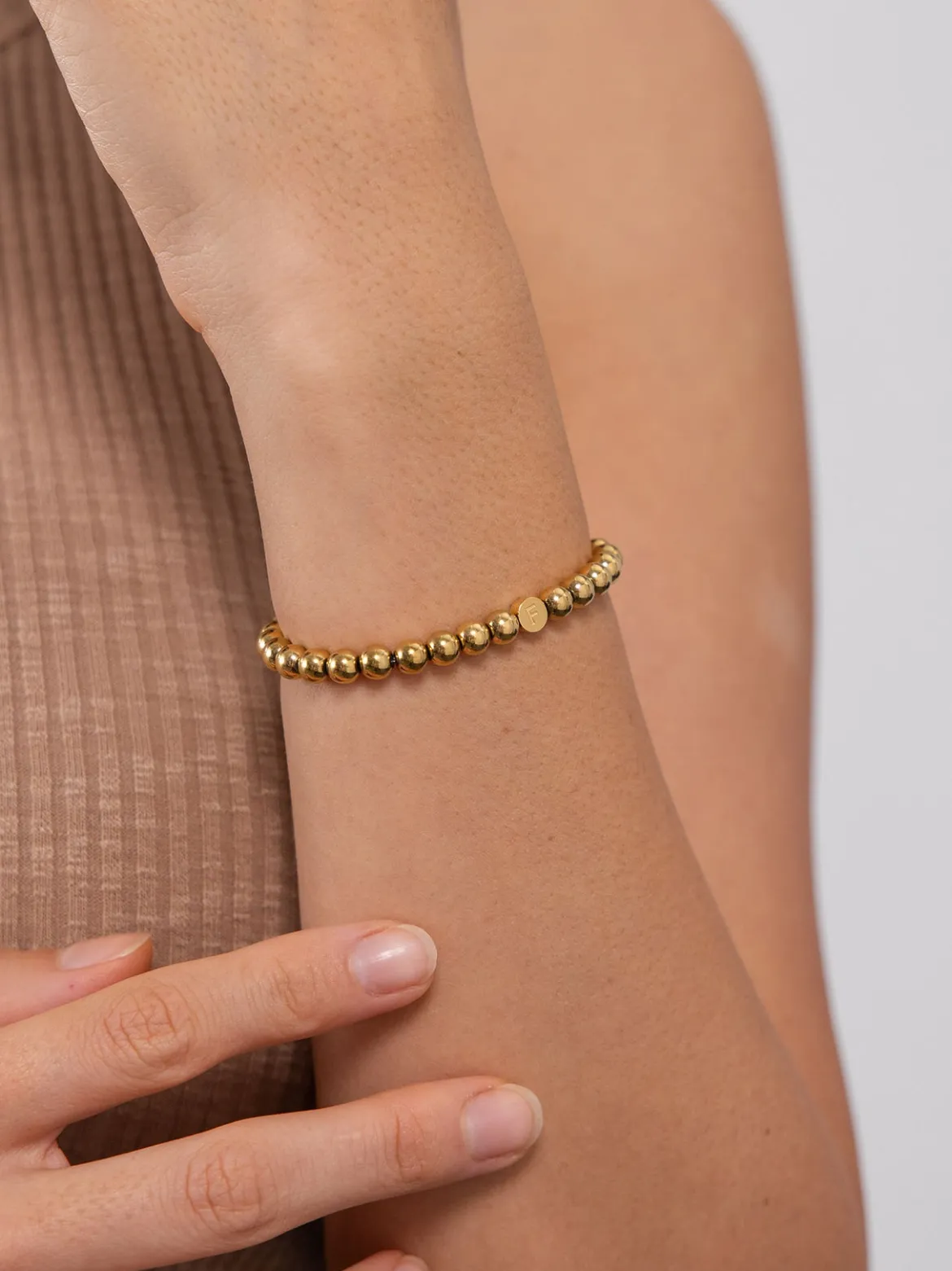Letter F Armband