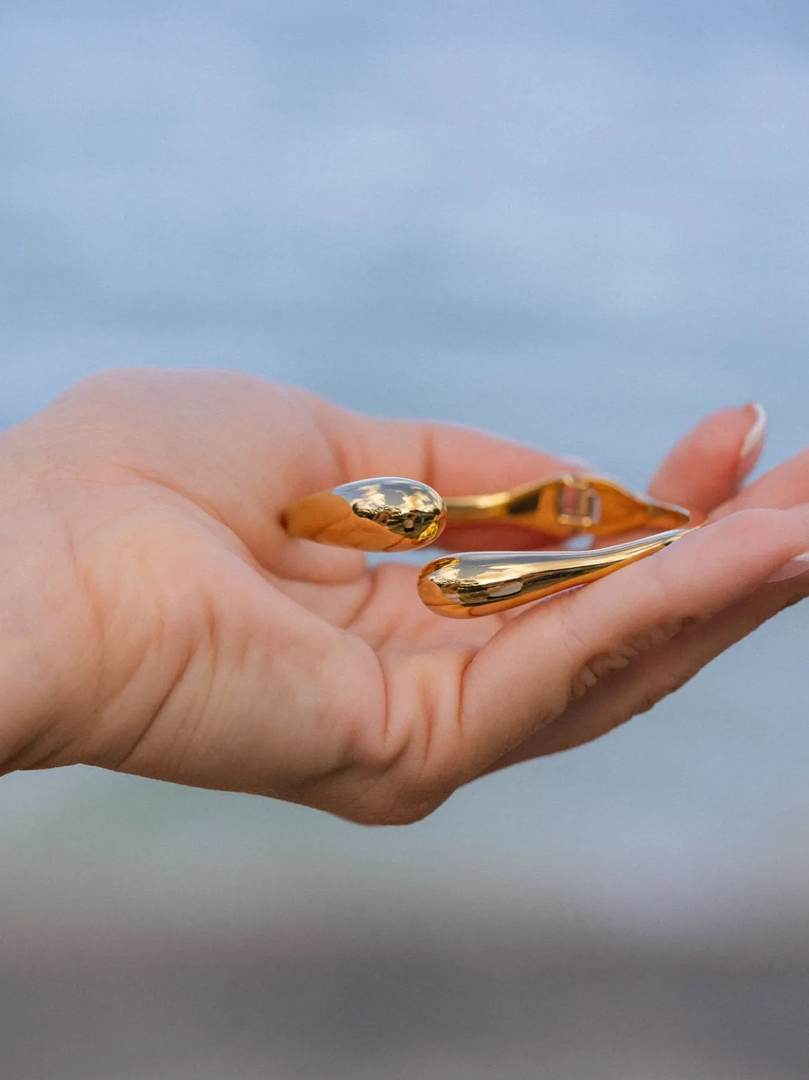 Ohui Armcuff