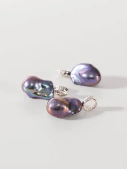 Peacock Dream Pearl Charm