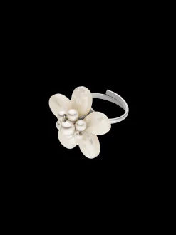 Pearly Flower Ring