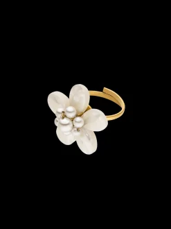 Pearly Flower Ring