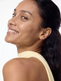 Sleek And Simple Ohrring Set
