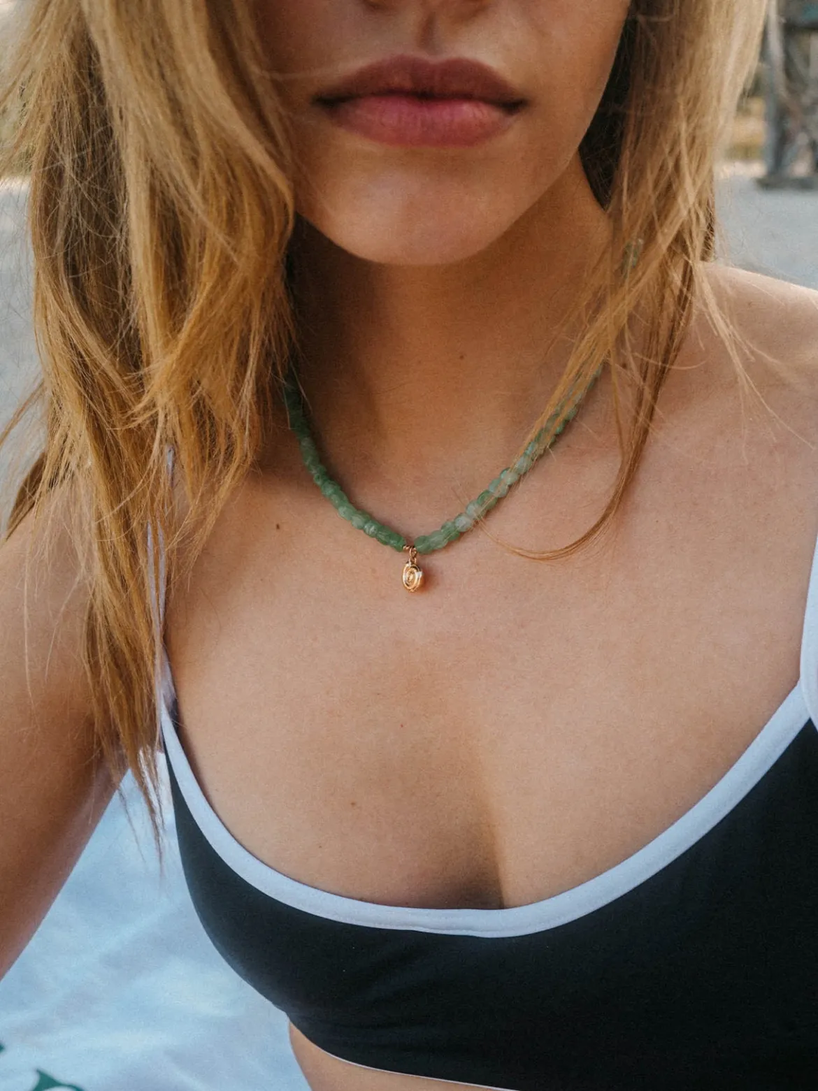 Sundial Shell Jade Kette