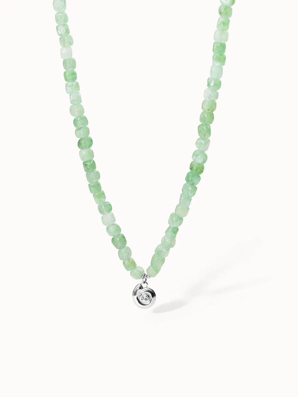 Sundial Shell Jade Kette