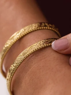 Vintage Love Armcuff